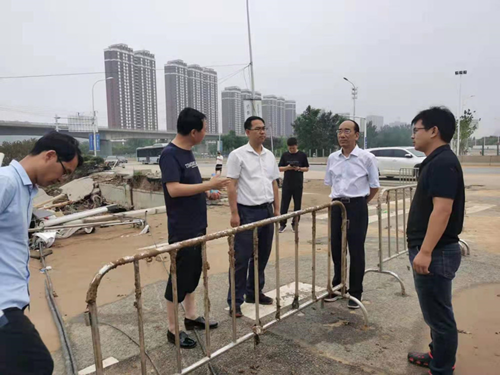 开云线上平台（集团）官方网站
党委书记、董事长、总经理秦广远赴市政项目检查指导灾后恢复重建工作